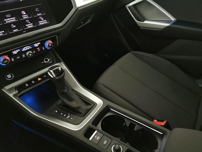 Audi Q3 35 2.0 tdi Business Advanced s-tronic