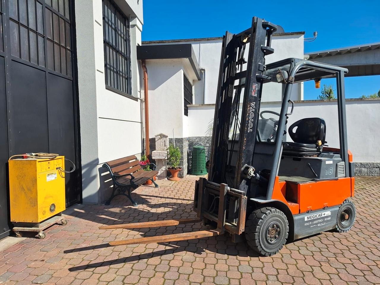 Force Toyota 18 q.li.2004,, Elevatore