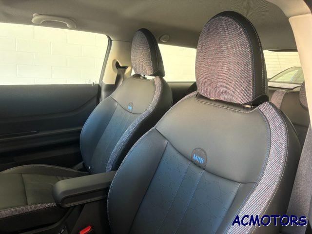 MINI Cooper C Cooper C Blackyard