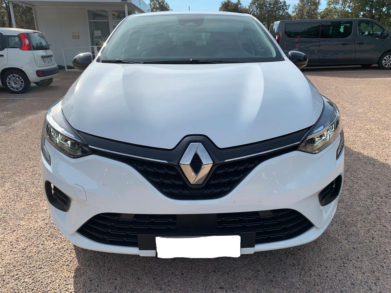 Renault Clio 2023 garantita