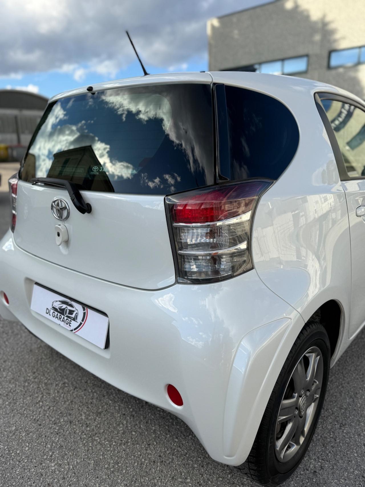 Toyota iQ 1.0 Multidrive