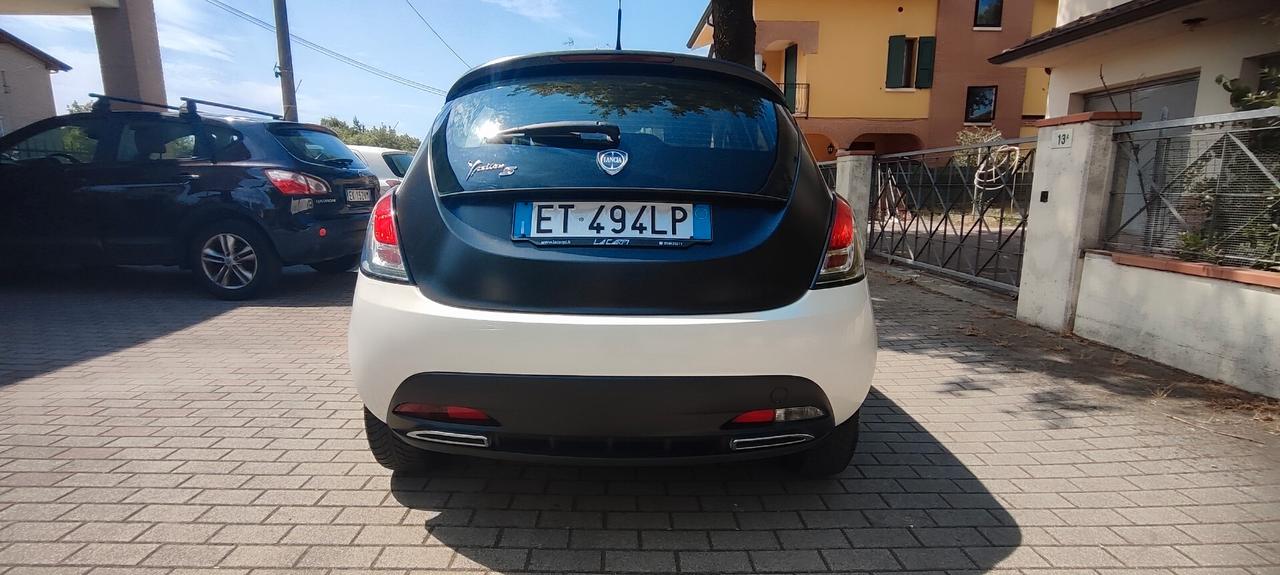 Lancia Ypsilon 1.2 69 CV 5 porte S Momodesign