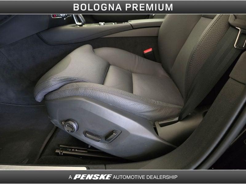 Volvo V60 V60 T6 Plug-in Hybrid AWD automatico Plus Dark