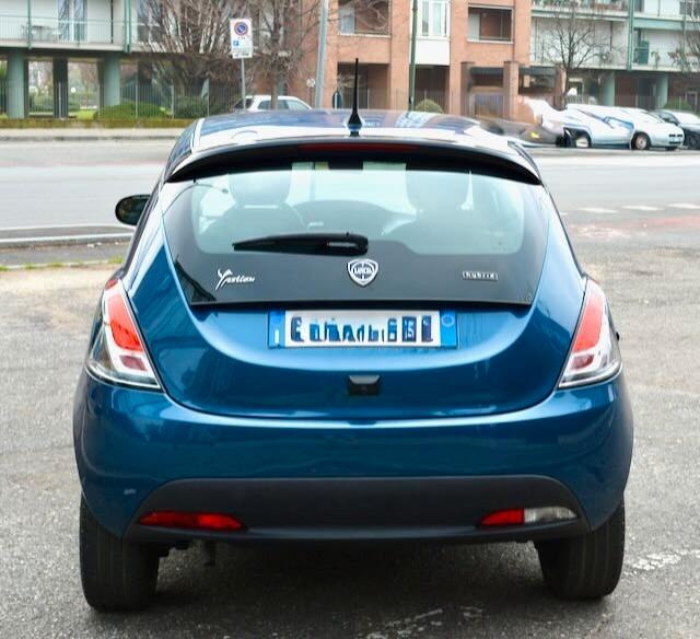 Lancia Ypsilon 1.0 FireFly 5 porte S&S Hybrid Gold