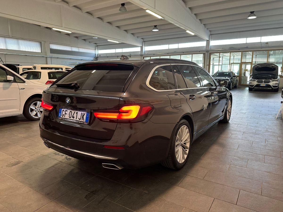 BMW 520d xDrive 48V LUXURY - INDIVIDUAL - LISTINO OLTRE 90MILA - GAR.24 MESI