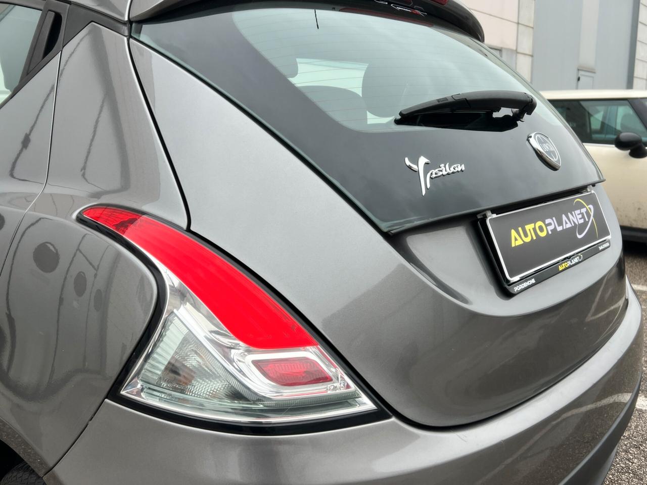 Lancia Ypsilon 1.2 69 CV 5 porte S&S Platinum