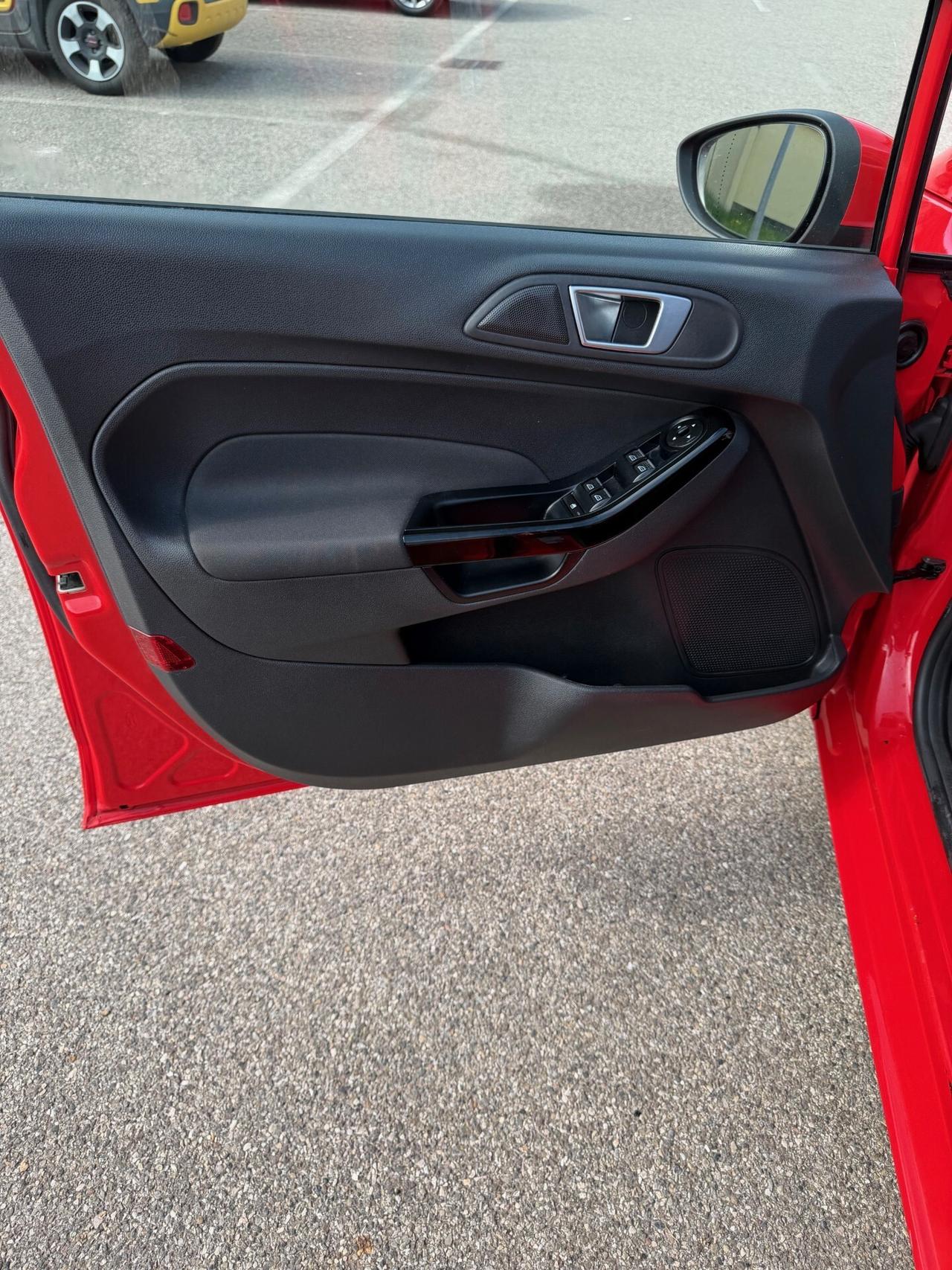 Ford Fiesta 1.4 Gpl - NEOP. - NAV. - 12 MESI DI GARANZIA -