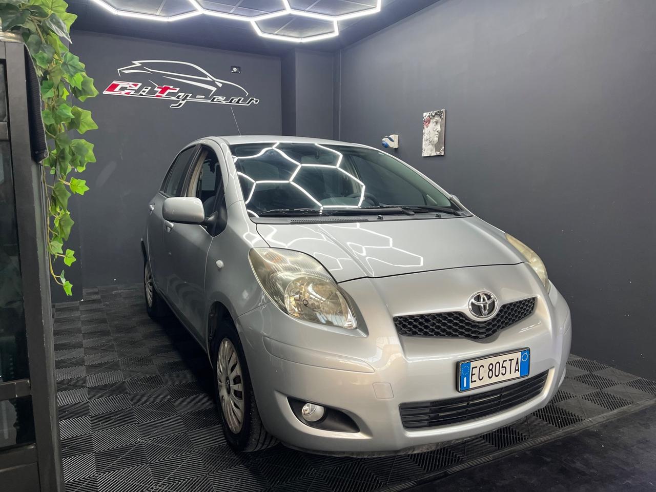 TOYOTA YARIS 1.0 BENZINA 68 CV – 2010