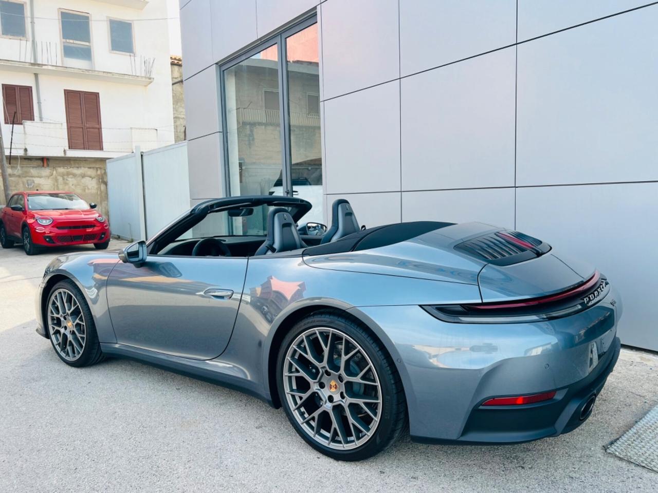 Porsche 992 Carrera Cabrio possibilità noleggio no scoring