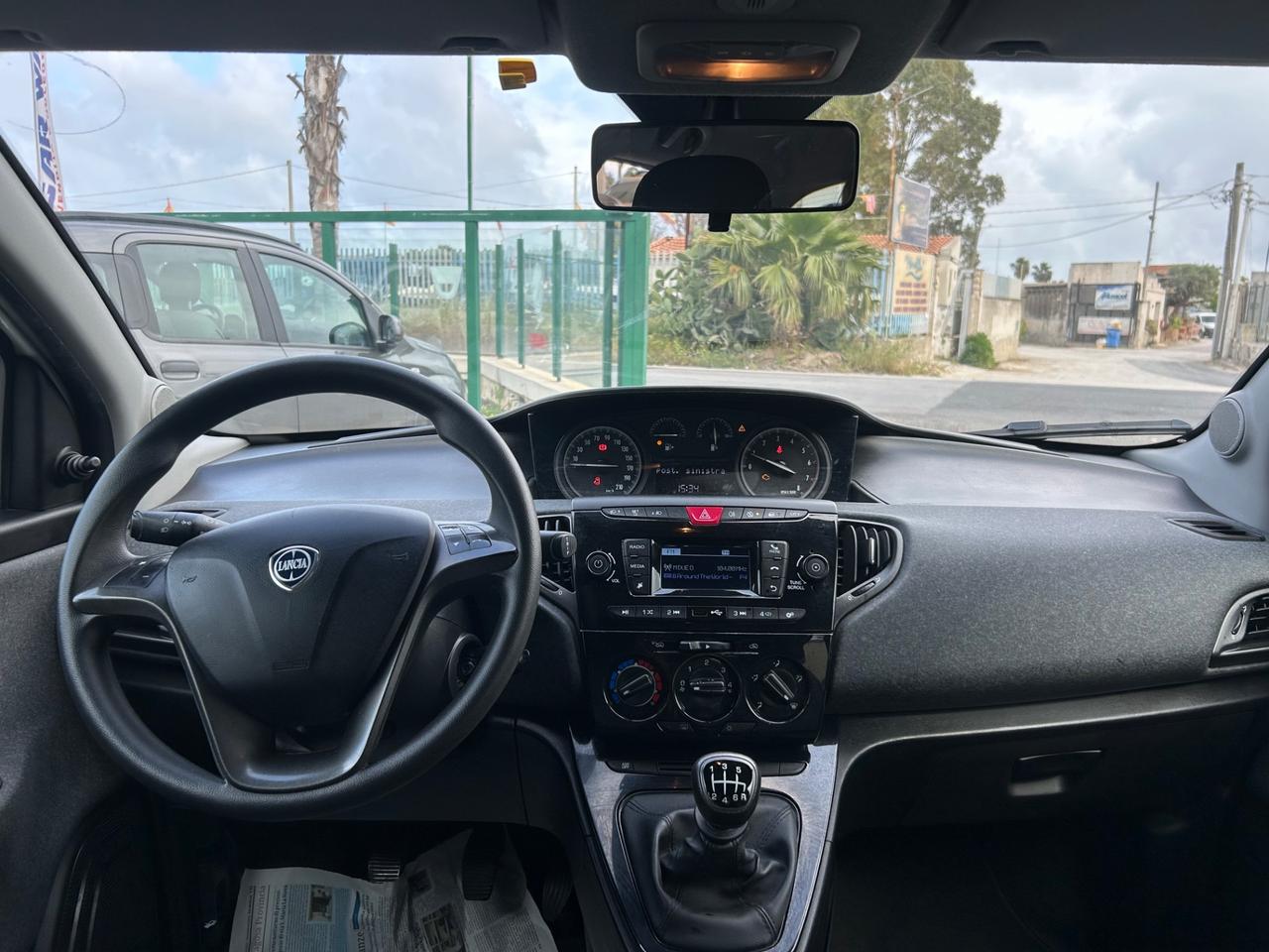 Lancia Ypsilon 1.0 FireFly 5 porte S&S Hybrid Ecochic Silver