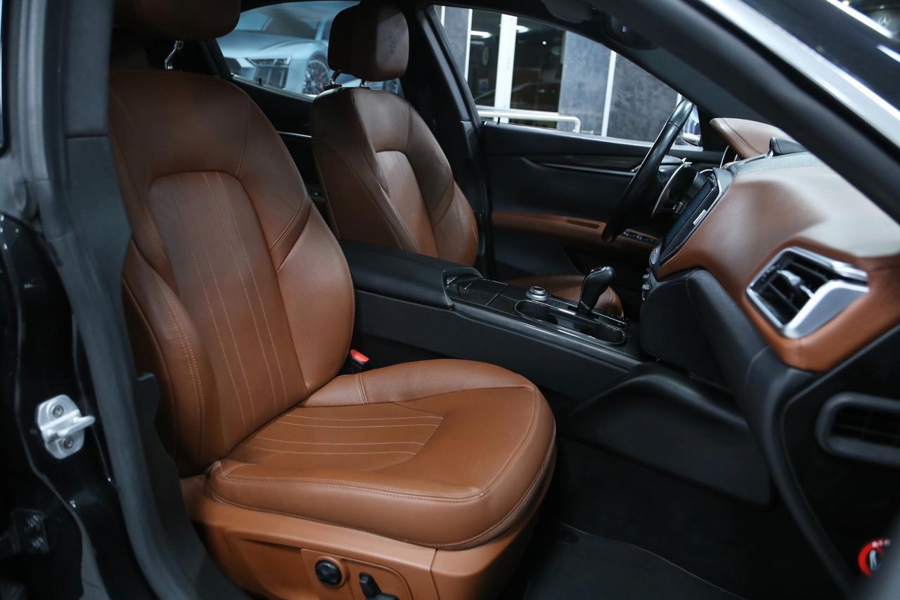 Maserati Ghibili V6 250cv Diesel auto