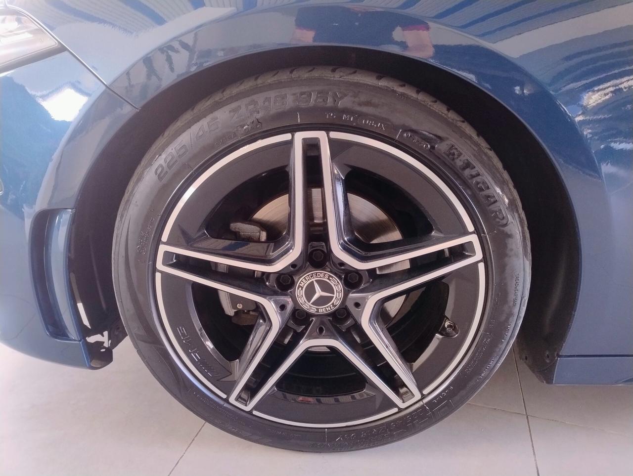 Mercedes-benz A 180 d Automatic Premium Amg-Line