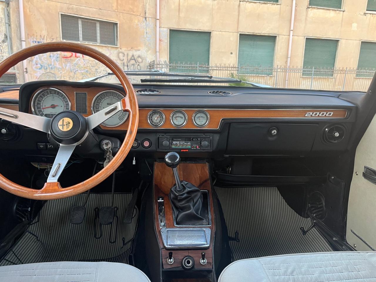 Alfa Romeo 2000 berlina