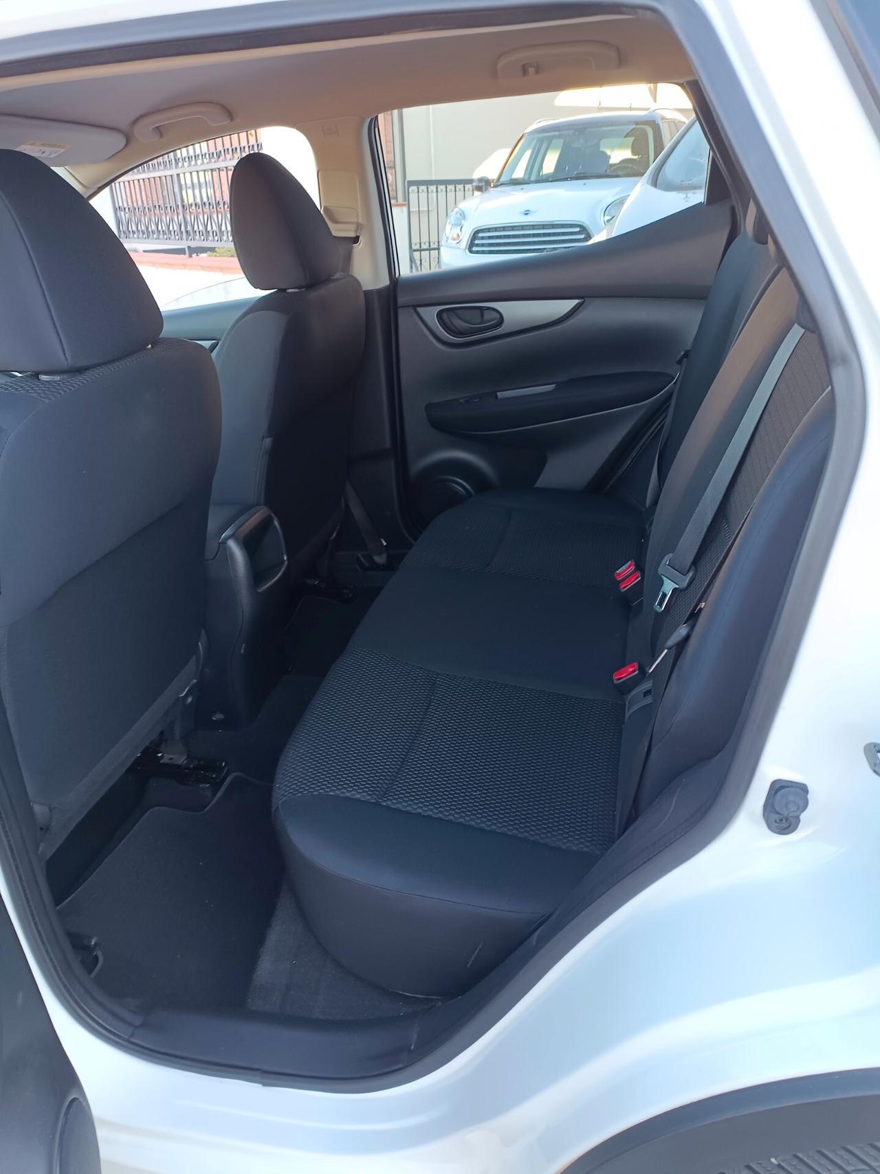Nissan Qashqai 1.5 dCi Visia