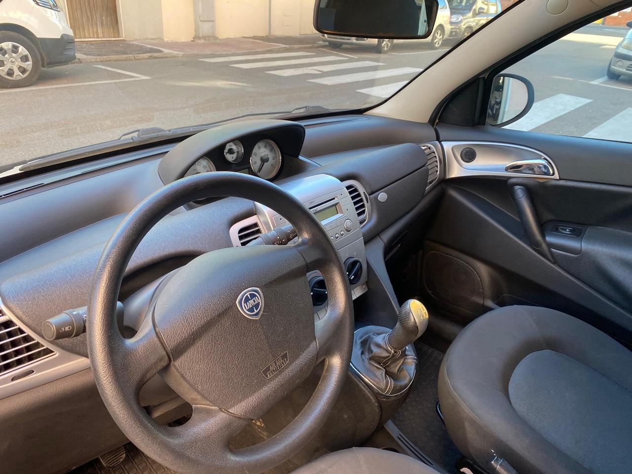 Lancia Ypsilon 1.3 MJT 16V 95 CV 5 porte S&S Silver