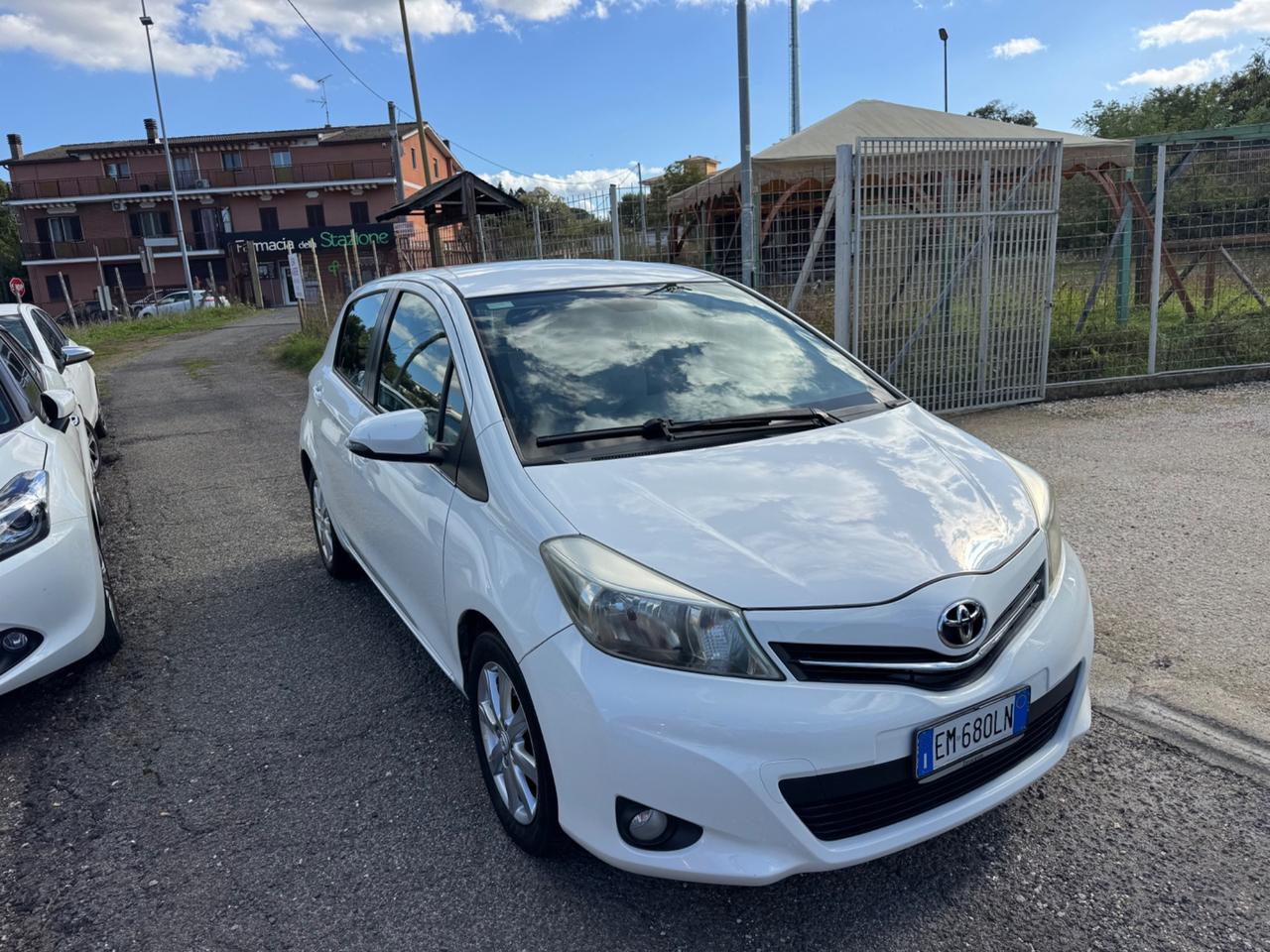 Toyota Yaris 1.3 5 porte Lounge NEOPATENTATI
