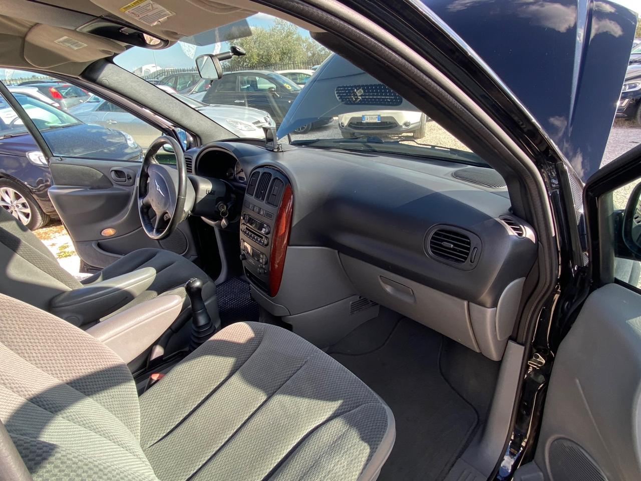 Chrysler Voyager 2.5 CRD cat LX Leather