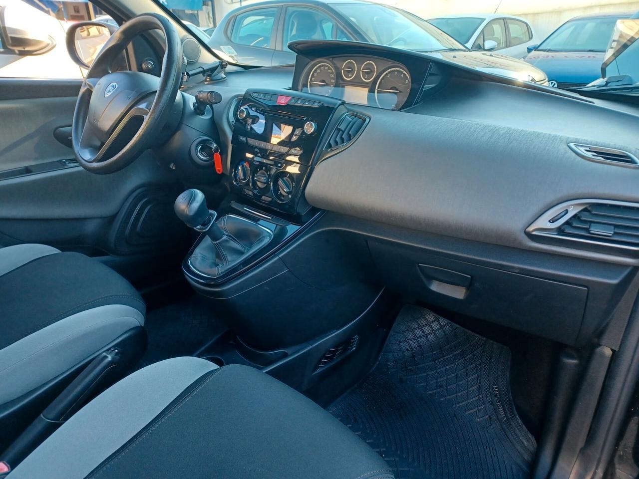 Lancia Ypsilon 1.2 5 porte solo 49000 km