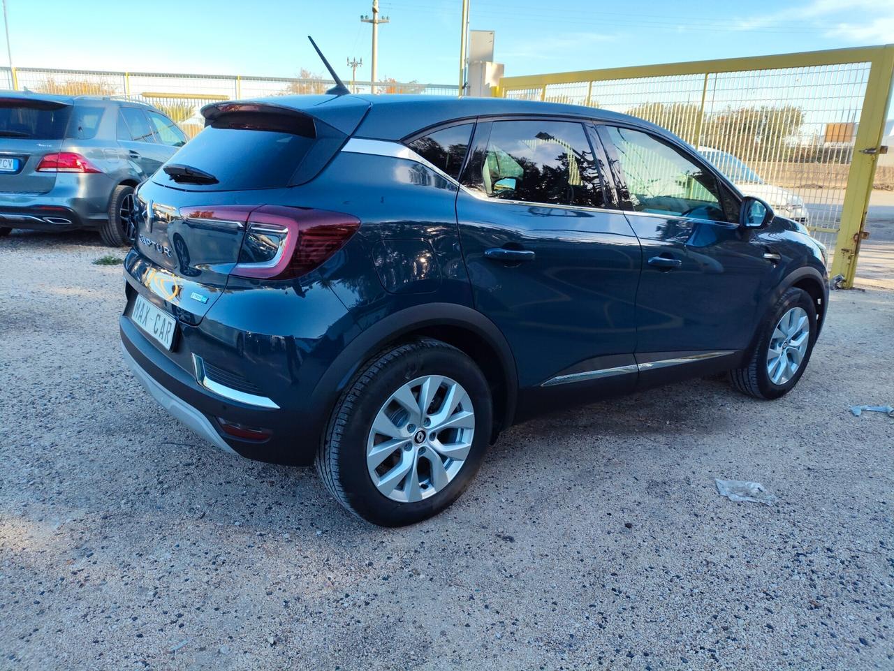Renault Captur E-Tech 160 CV Intens. IVA inclusa nel prezzo