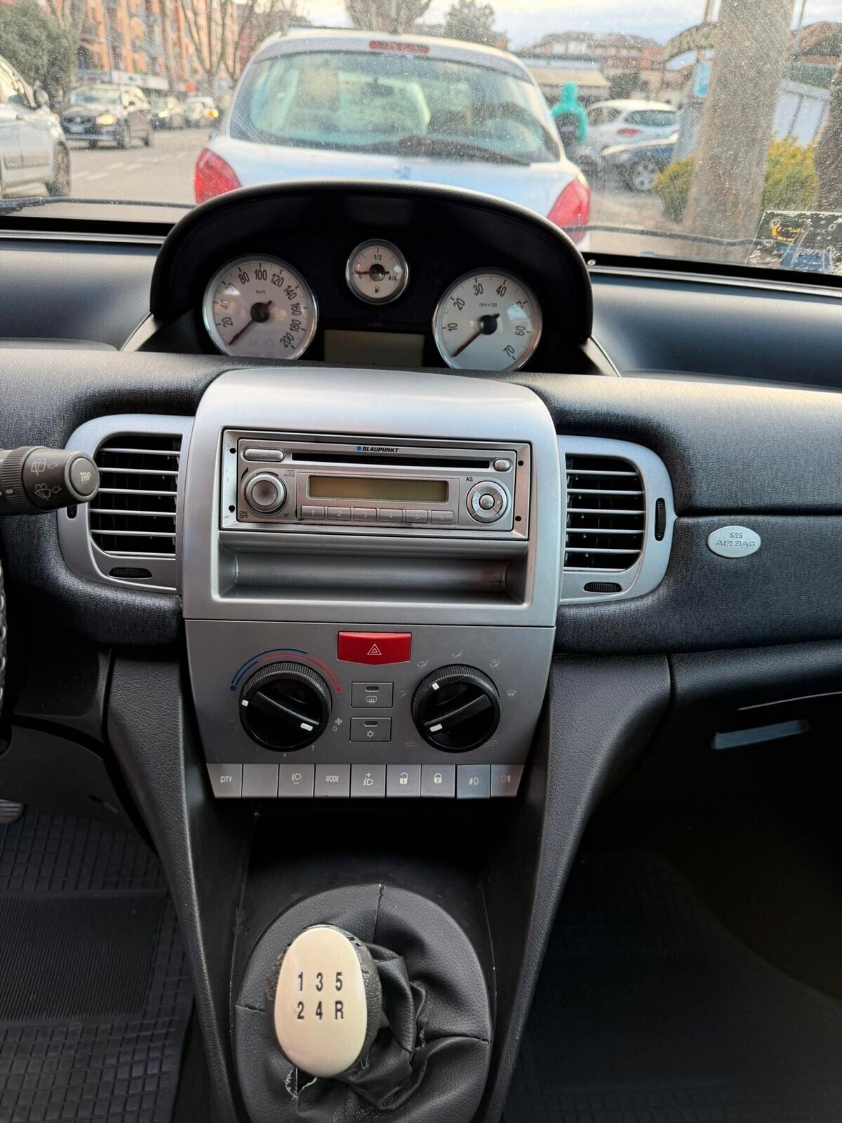 Lancia Ypsilon 1.2 Versus