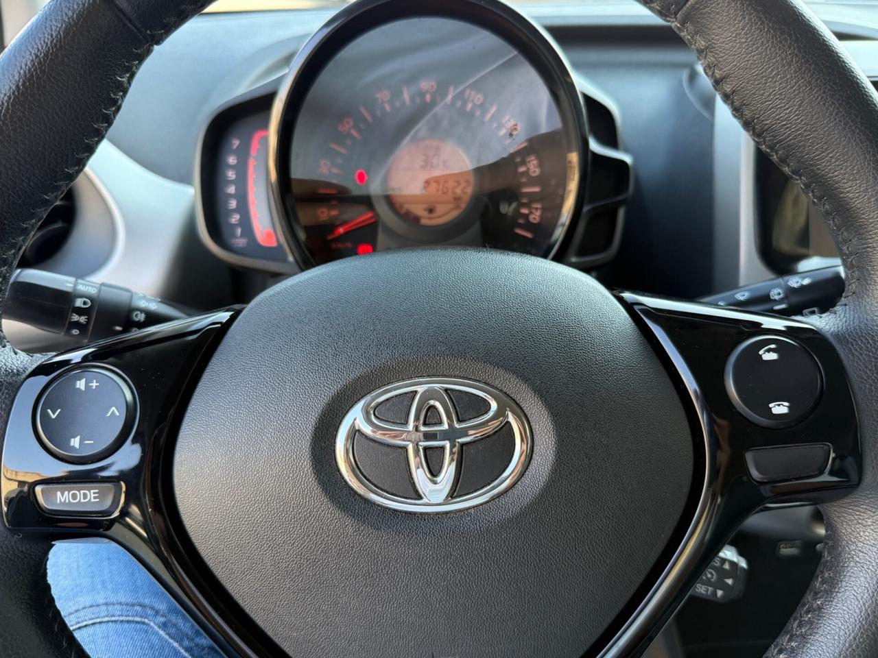 Toyota Aygo 1.0 VVT-i 69 CV 5 porte x-cool