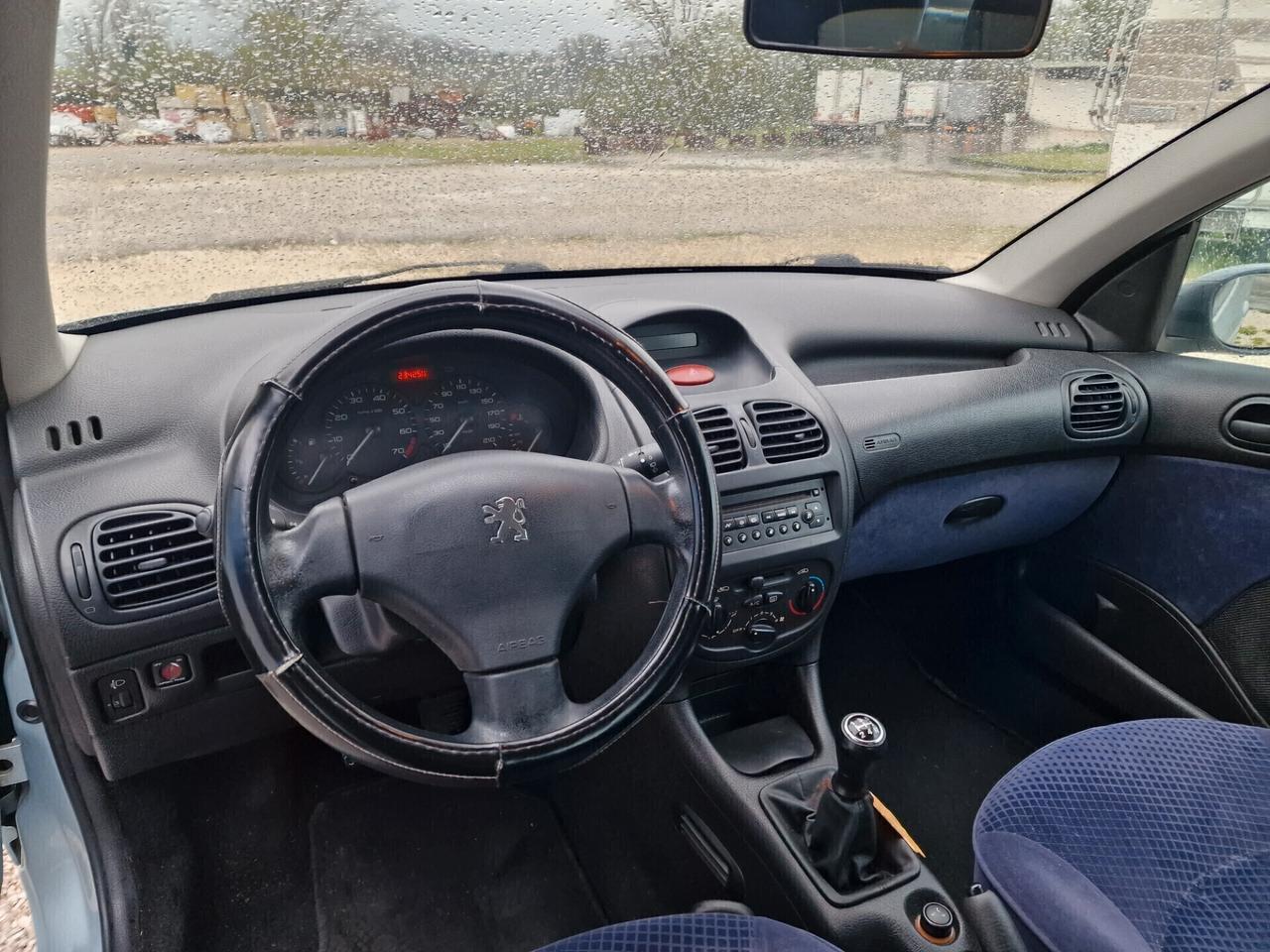 Peugeot 206 1.1 3p. XT