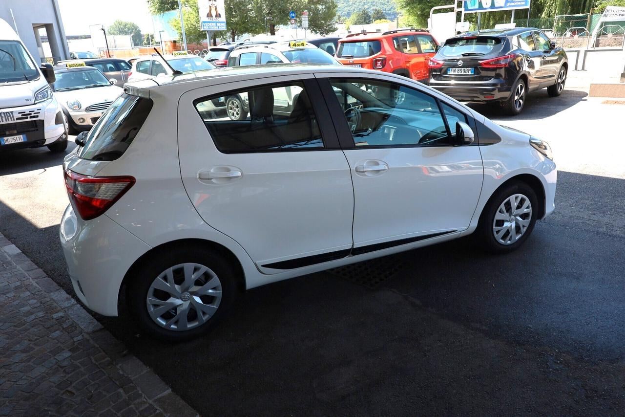 TOYOTA YARIS 1.0 5 PORTE ACTIVE neopatentati