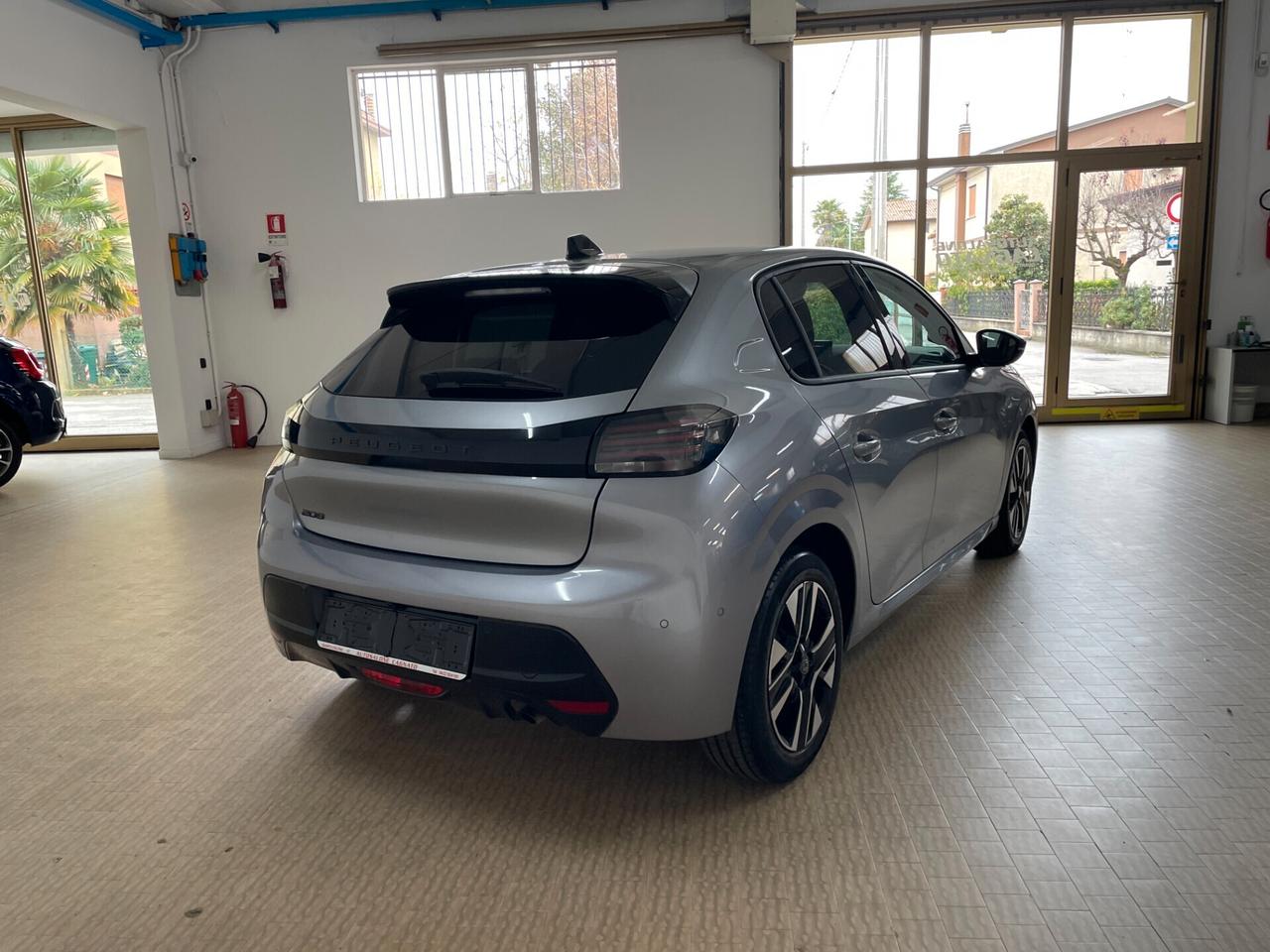 Peugeot 208 PureTech 100cv 5 porte Allure