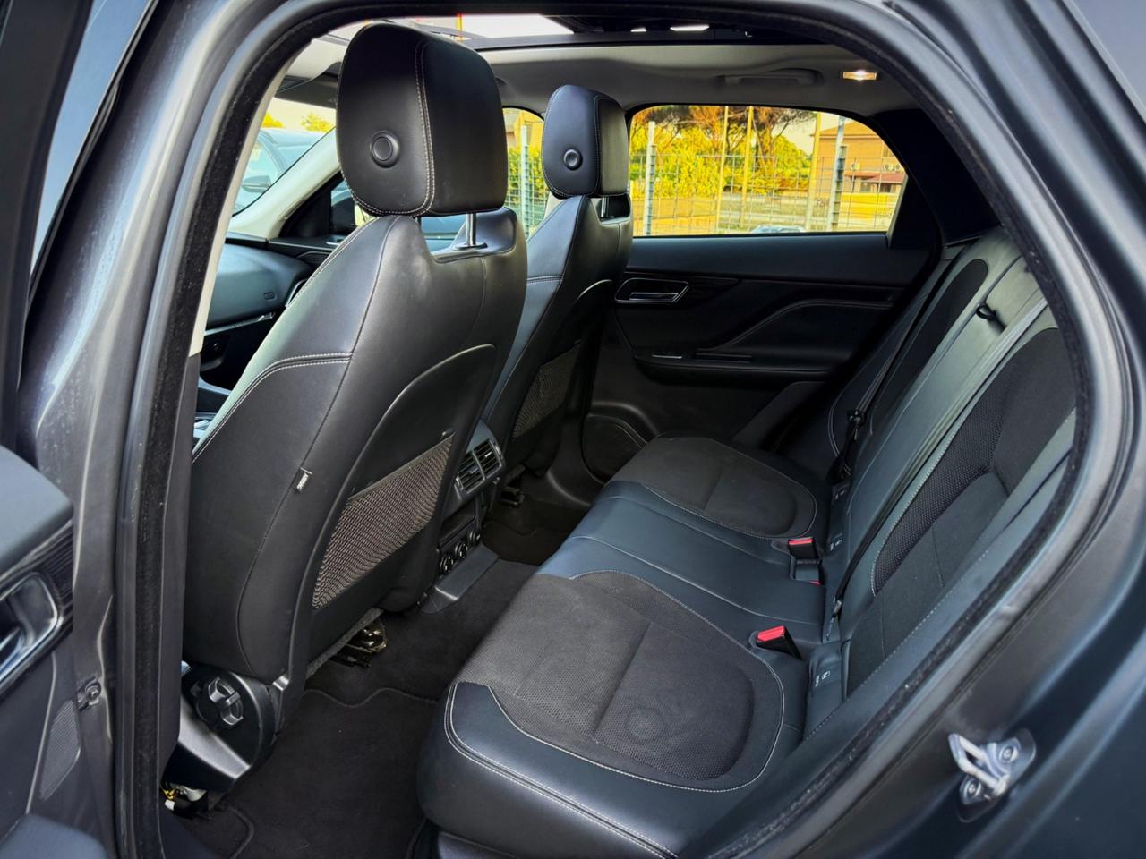 Jaguar F-Pace 3.0 D V6 300 CV AWD aut. First Edition