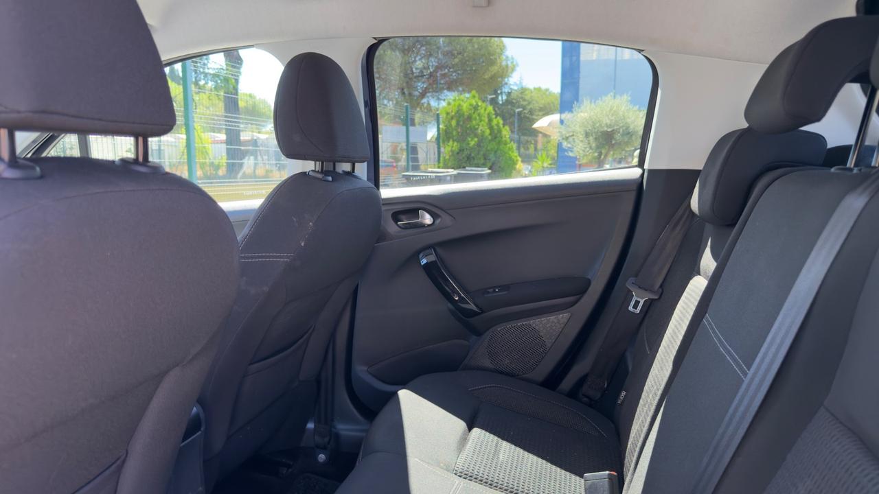 Peugeot 208 PureTech 82 5 porte Allure 2016