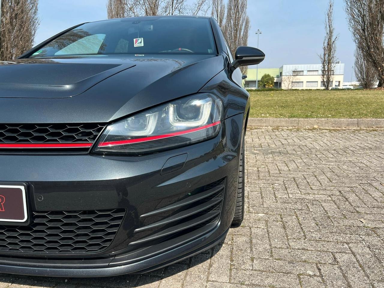 Volkswagen Golf GTI Performance 2.0 TSI DSG 230cv