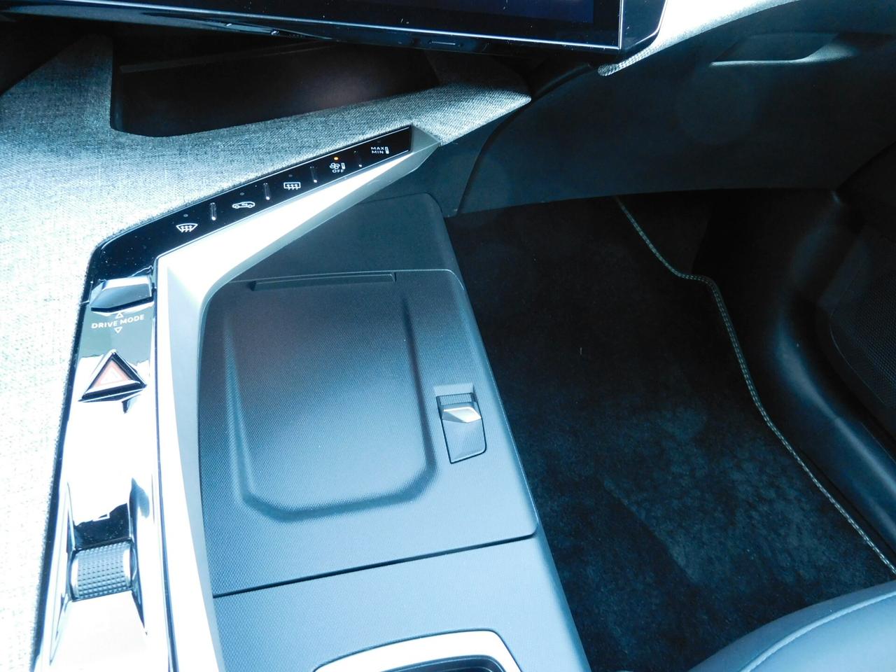 Peugeot 5008 Hybrid 145 e-DCS6 GT 7 POSTI