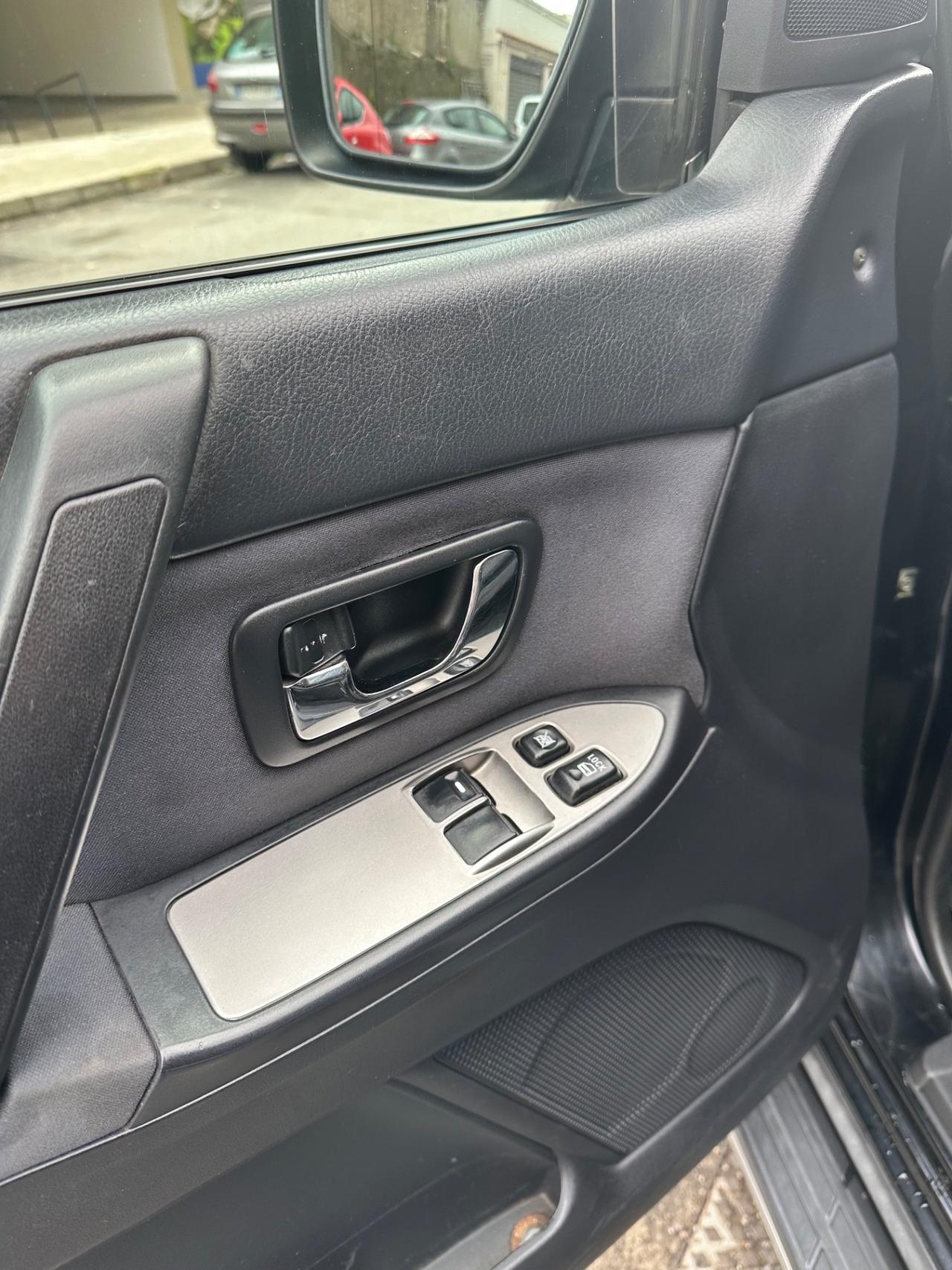 Mitsubishi Pajero 3.2 DI-D 16V aut. 3p. Instyle DPF