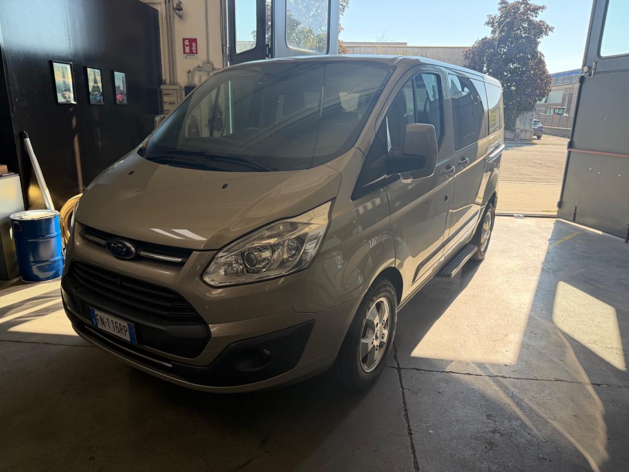 Ford Tourneo Custom 310 2.0 TDCi 130CV PC Titanium