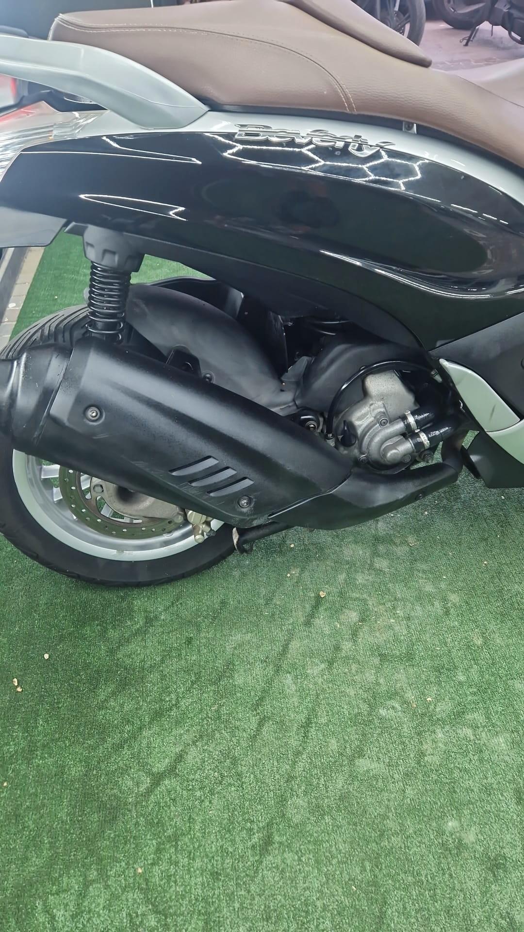 Piaggio Beverly 300 BASE