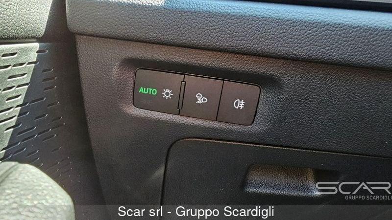 Skoda Octavia 2.0 TDI 150 CV DSG Wagon Executive con FARI MATRIX E CERCHI D 18
