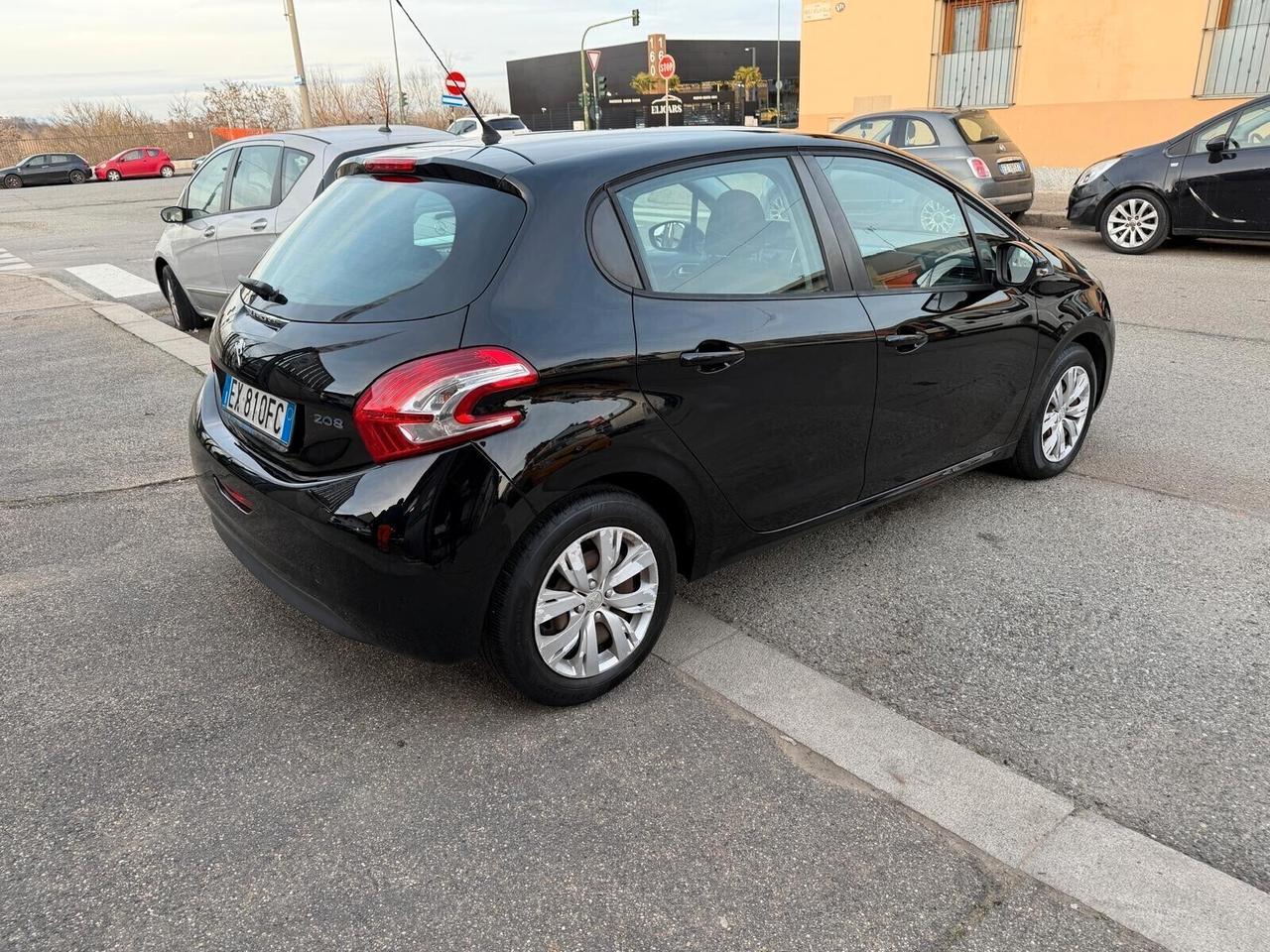 Peugeot 208 PureTech 82 5 porte Allure