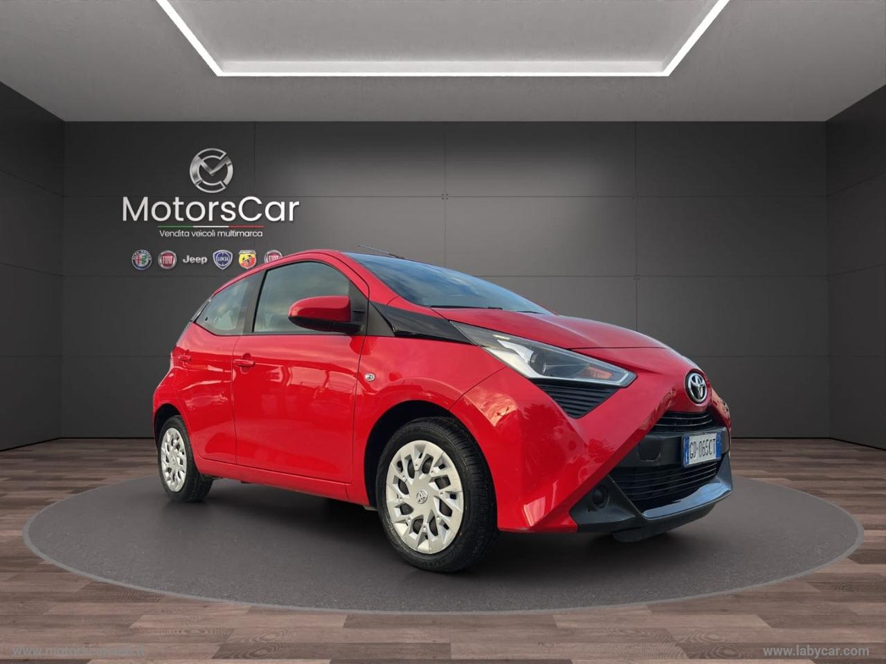 TOYOTA Aygo Connect 1.0 VVT-i 72 CV 5p. x-wave