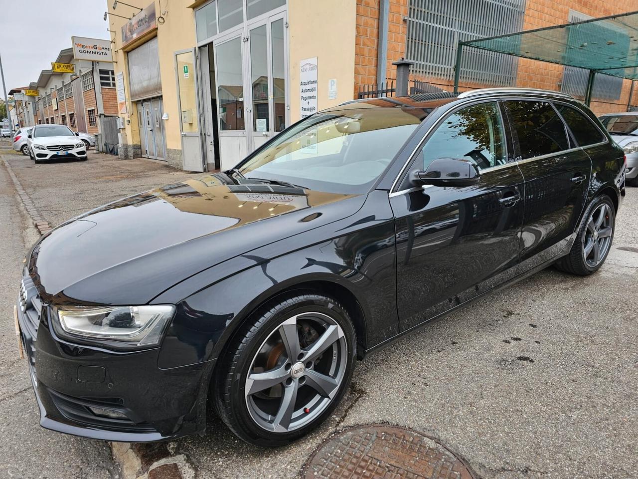 Audi A4 Avant 2.0 TDI 120cv Business Plus*Navi*Bi-Xeno*18*
