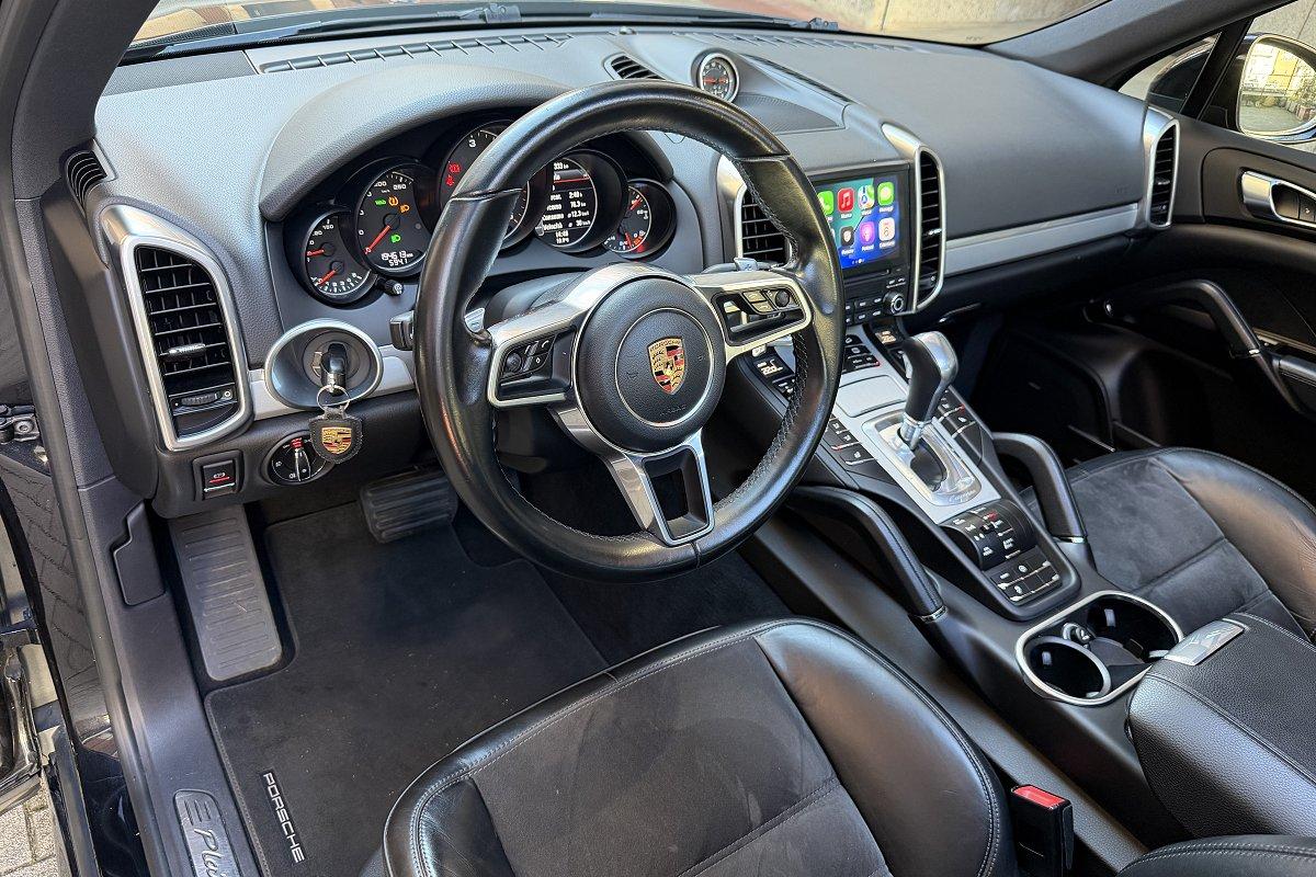 PORSCHE Cayenne 3.0 Diesel Platinum Edition