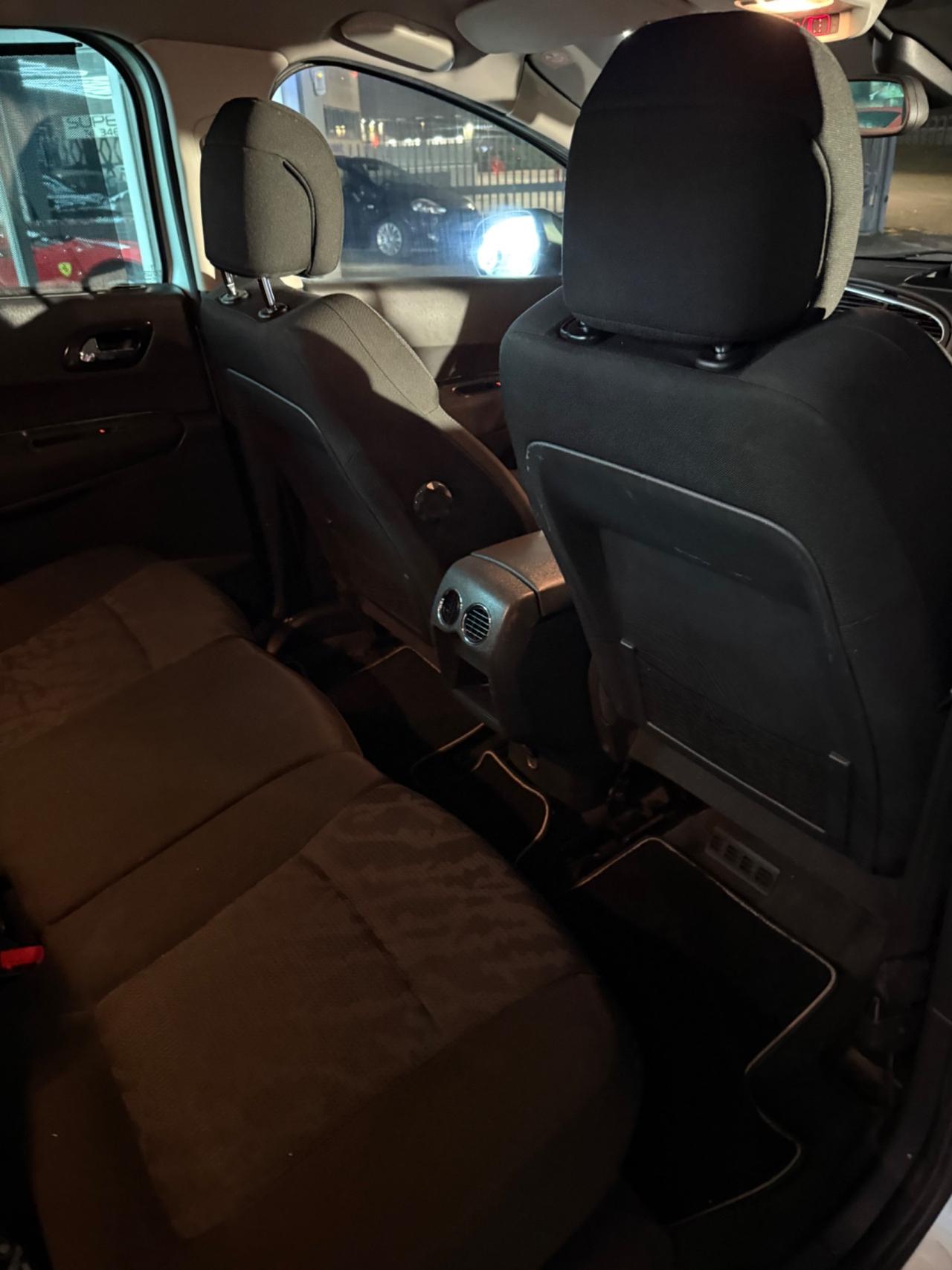 Peugeot 3008 1.6 HDi 110CV Business