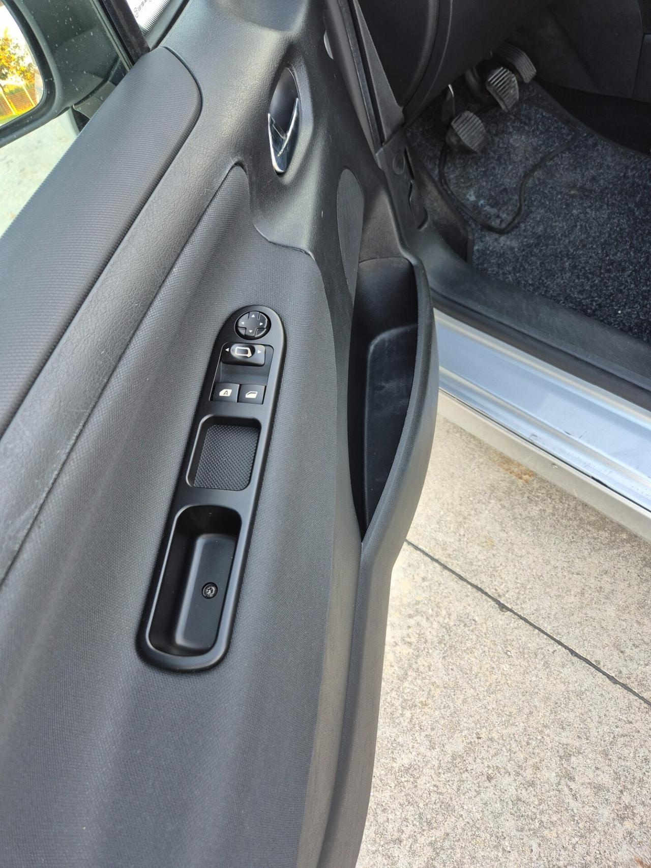 Peugeot 207 1.4 88CV 5p. neopatentati