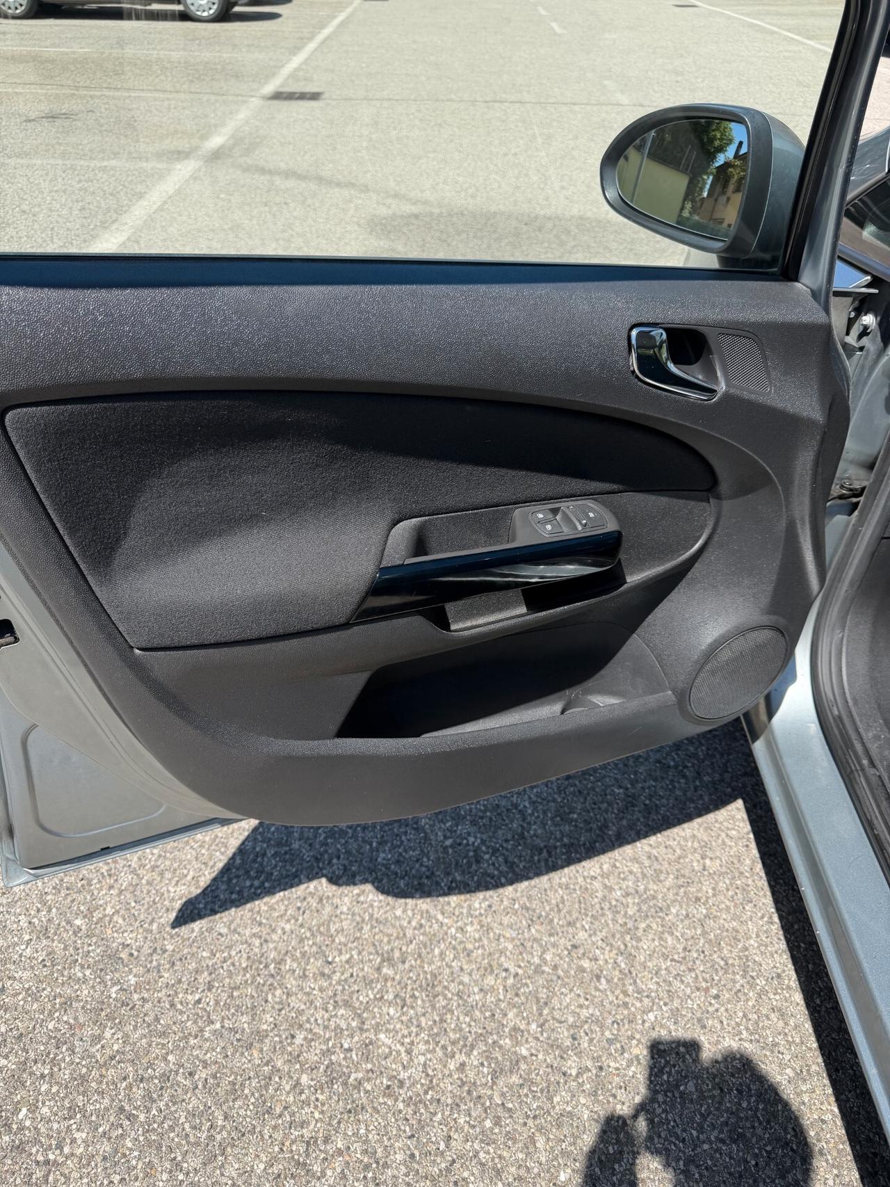 Opel Corsa 1.2 Gpl - NEOPATENTATI - 12 MESI DI GARANZIA -