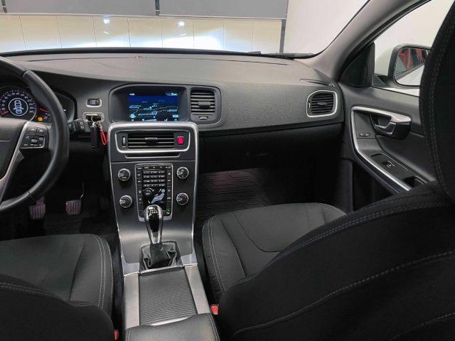 VOLVO V60 2.0 D2 MOMENTUM