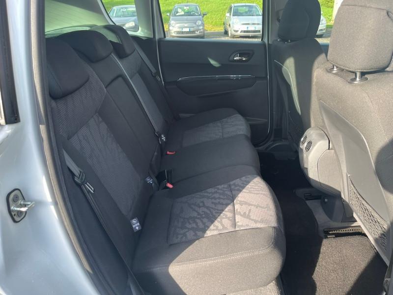 PEUGEOT 3008 1.6 HDi 110CV cambio robotizzato Premium