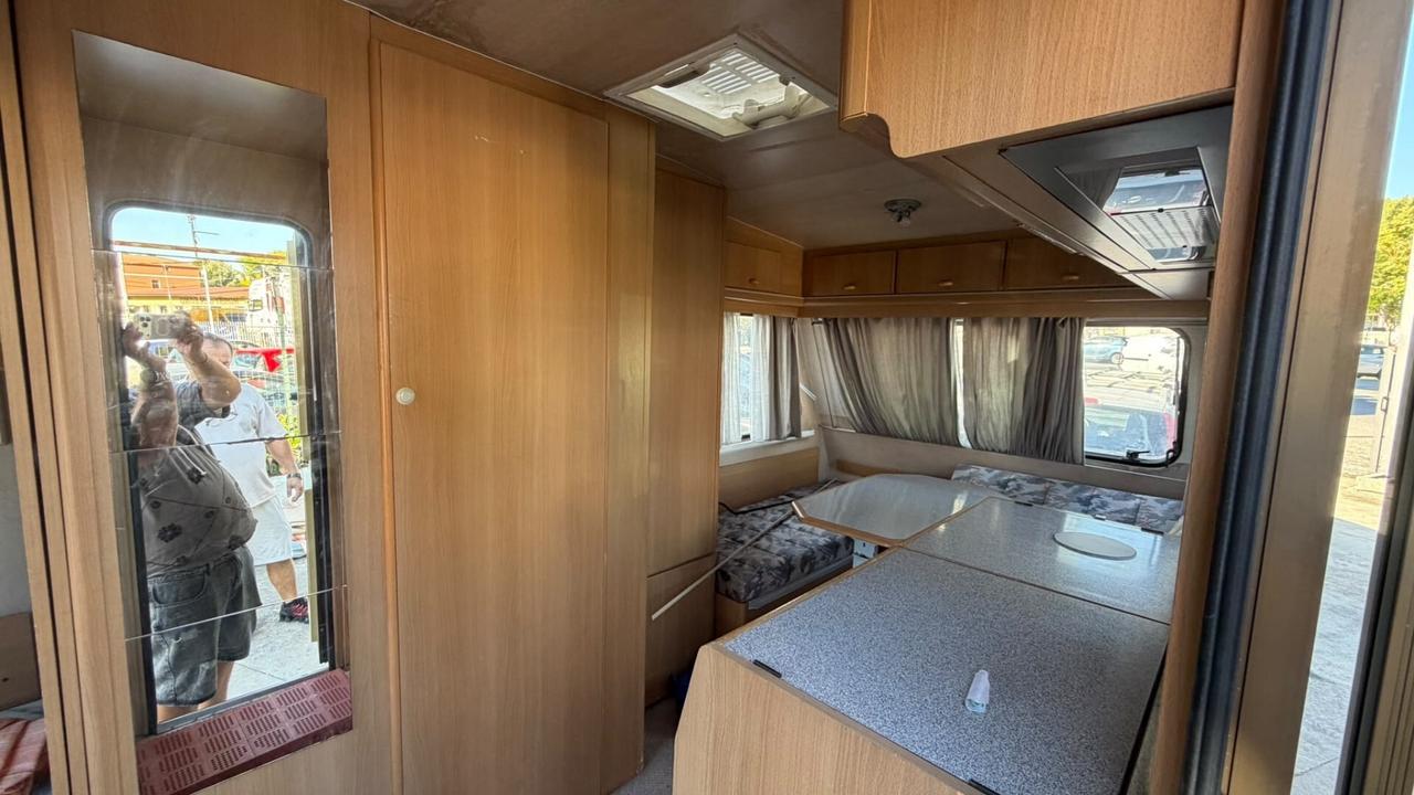 Adria 4052