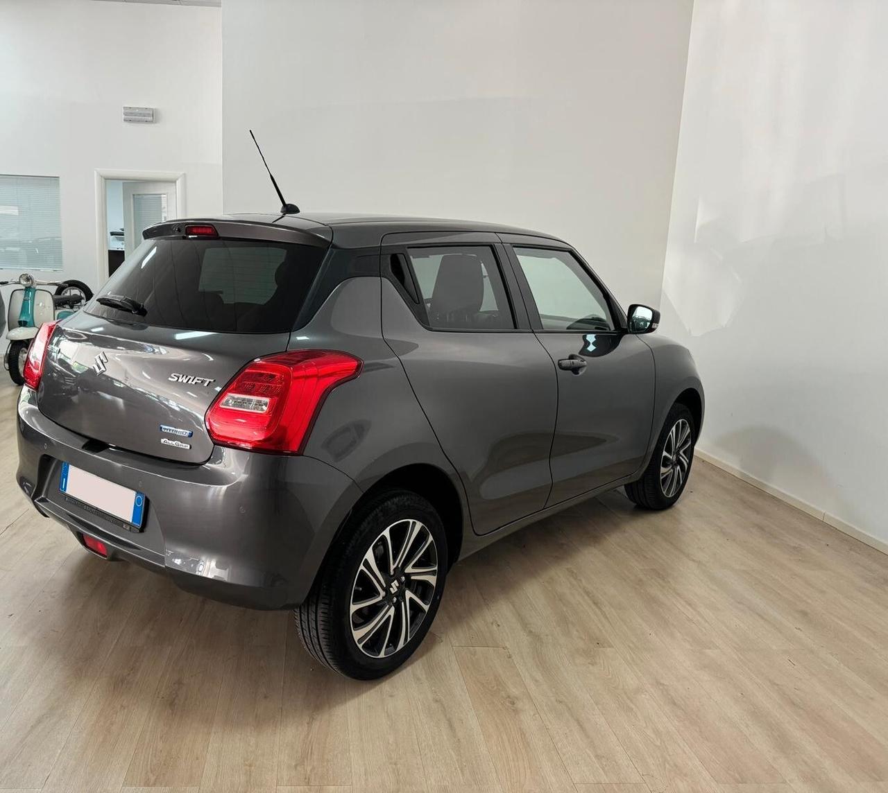 Suzuki Swift 1.2 Hybrid Top