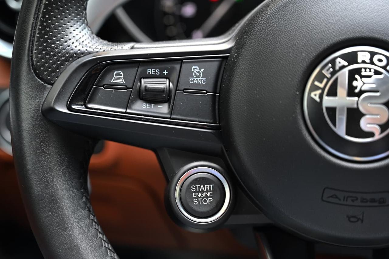 Alfa Romeo Giulia 2.2 Turbodiesel 210 CV AT8 AWD Q4 Veloce