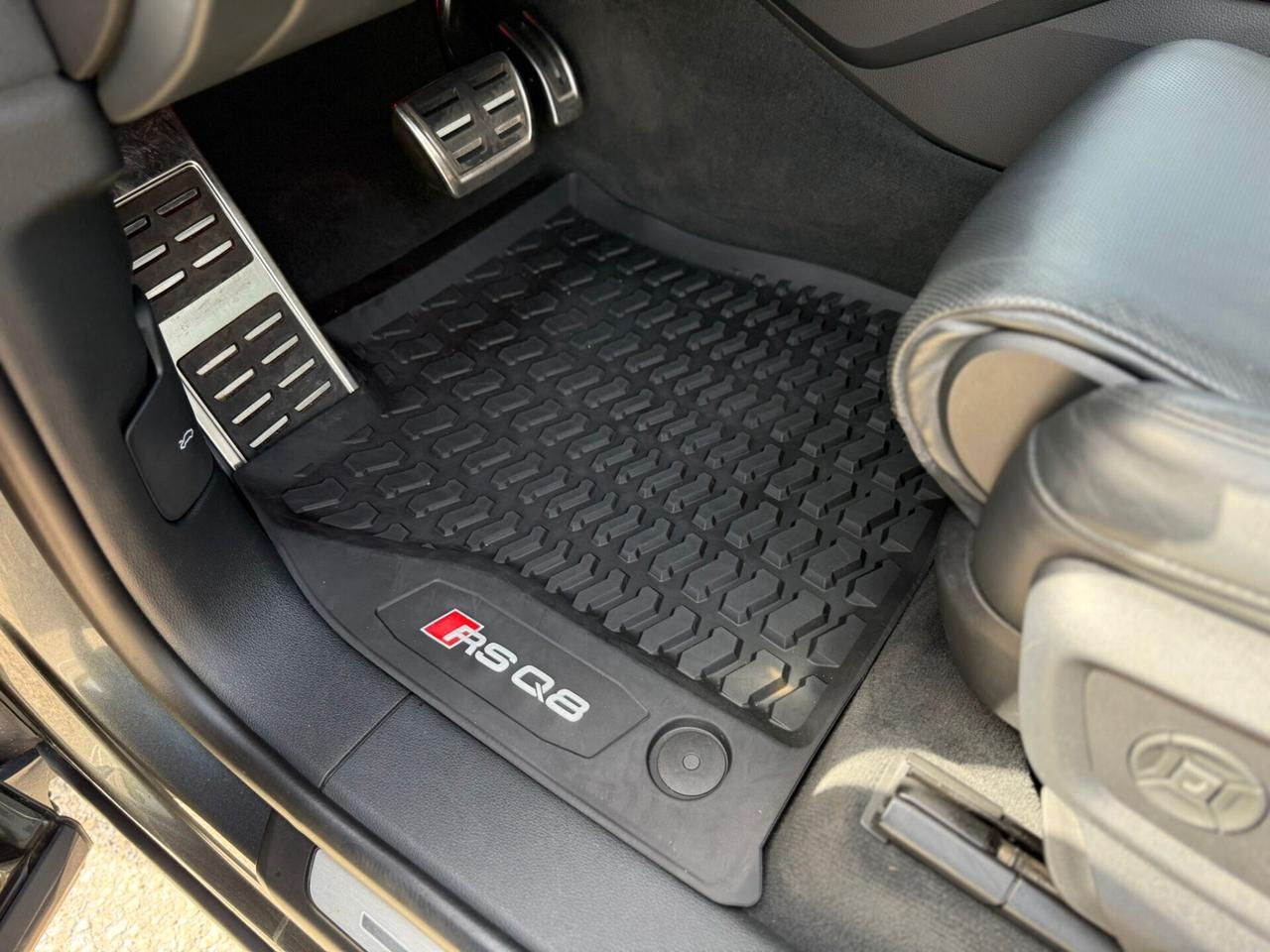 Audi Q8 RS TFSI V8 quattro tiptronic