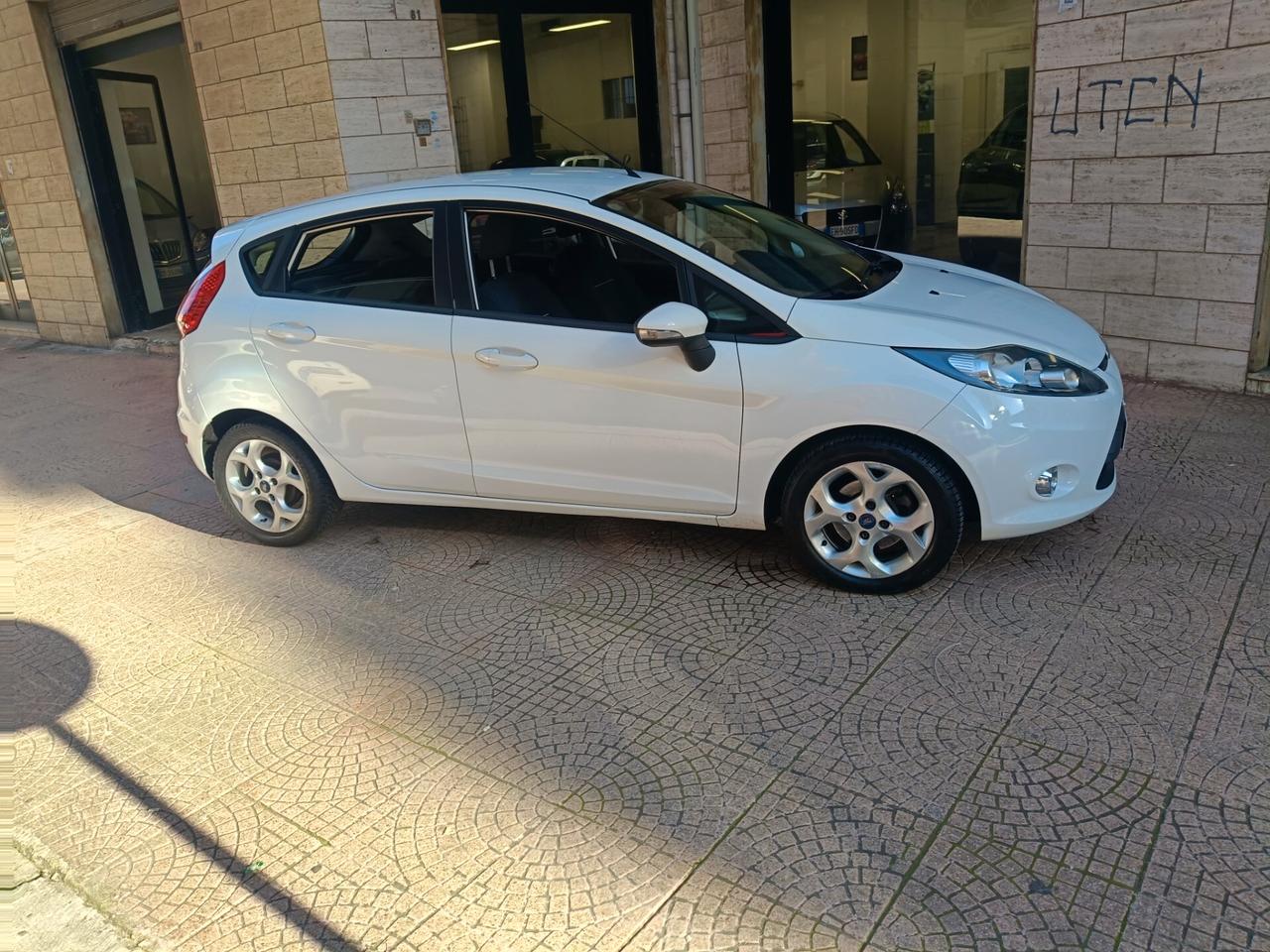 FORD FIESTA 1.4 TDCI 70 CV-NEOPATENTATI-Euro5490